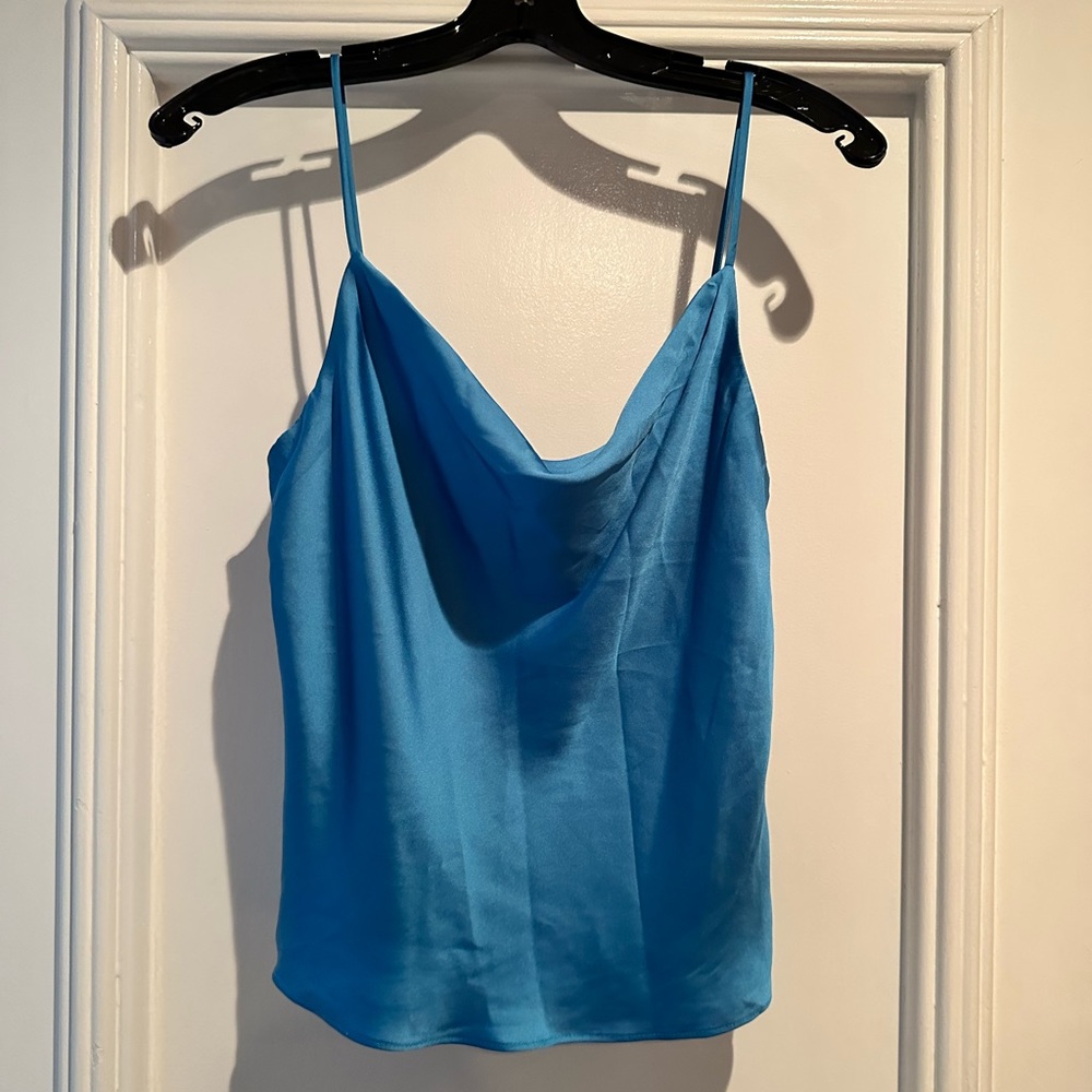 H&M satin top camisole blue spaghetti straps waterfall cleavage blogger favorite
